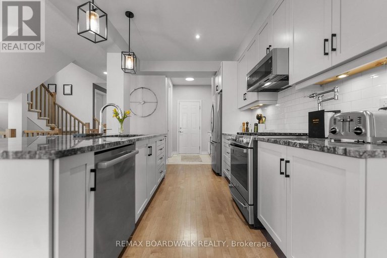 29594832/179-equitation-circle/goulbourn-twp-from-franktown-rdsouth-to-rideau/ottawa/ontario/K2V0H2_14