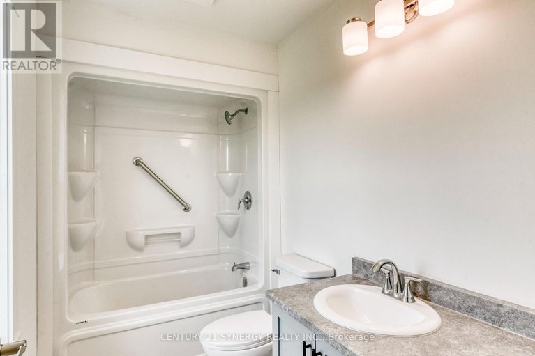 28752376/938-drummond-concession-1-concession/drummond-n-elmsley-drummond-twp/drummondnorth-elmsley/ontario/K7H3C3_35