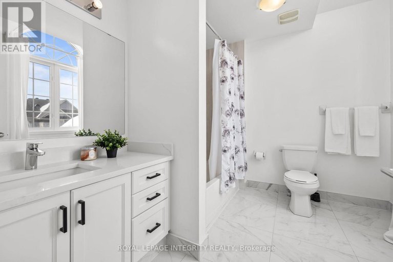 29578407/208-rover-street/emerald-meadowstrailwest/ottawa/ontario/K2V0G2_33