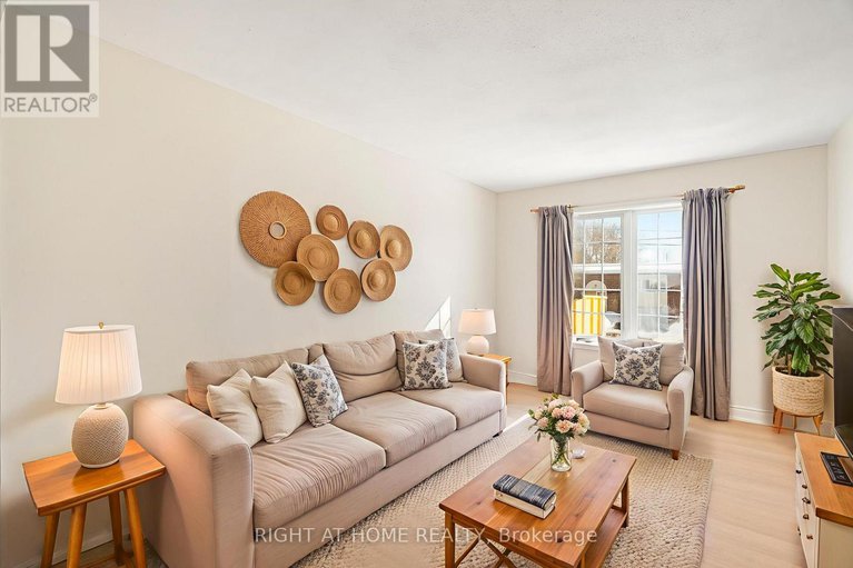 29378153/254-maude-street/almonte/mississippi-mills/ontario/K0A1A0_5