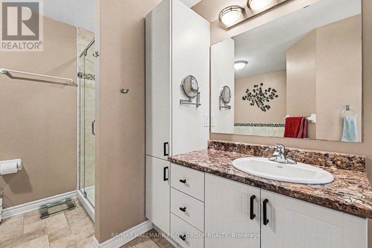 29541986/18-abbey-crescent/village-of-russell/russell/ontario/K4R0B5_15