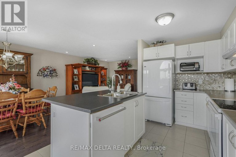 29651790/2225-marble-crescent/town-of-rockland/clarence-rockland/ontario/K4K0G9_14