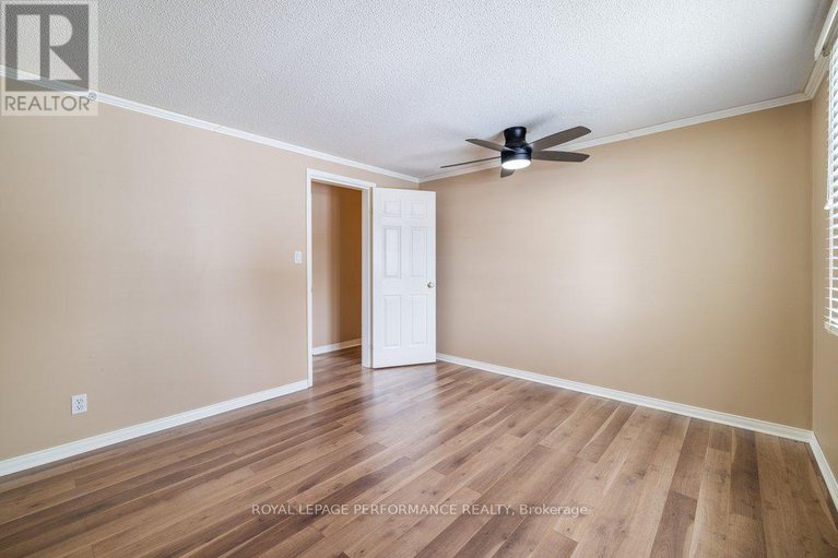 29377761/348-amiens-street/bilberry-creekqueenswood-heights/ottawa/ontario/K1E1N9_17