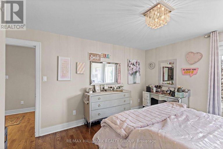 29212305/2266-prospect-avenue/alta-vista/ottawa/ontario/K1H7G4_24