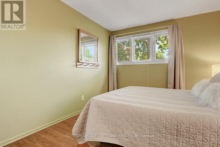 28874659/124-post-road/glencairnhazeldean/ottawa/ontario/K2L1L2_28