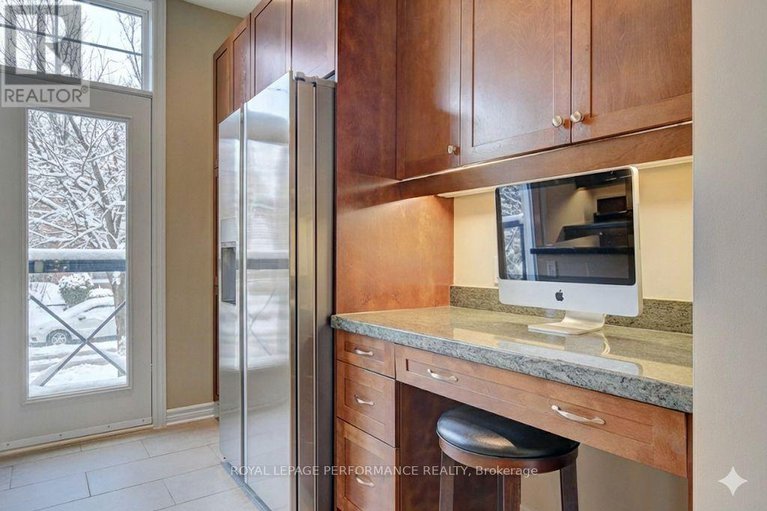 29339281/318-iona-street/westborohampton-park/ottawa/ontario/K1Z7B9_8