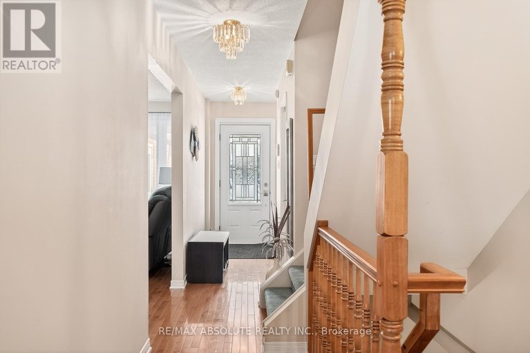 29641681/1475-deavy-way/bilberry-creekqueenswood-heights/ottawa/ontario/K1E2W7_6