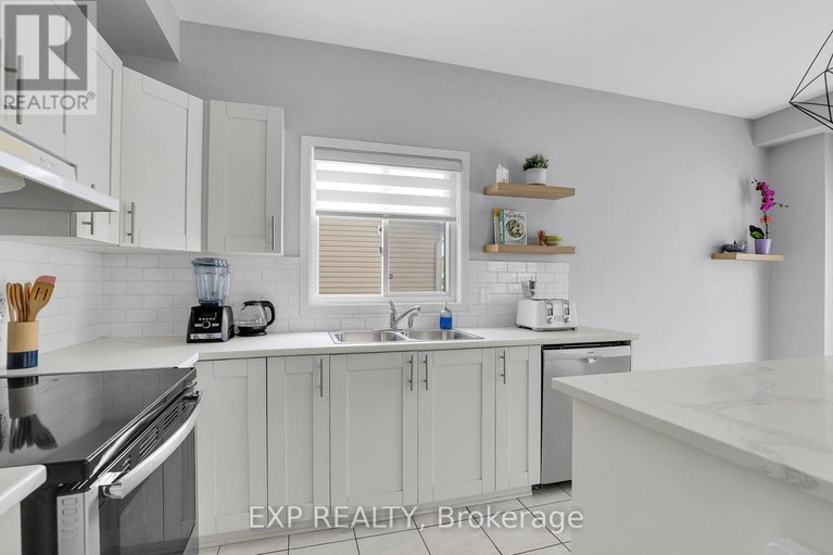 29419868/112-dorina-sarazin-crescent/clarencerockland-twp/clarence-rockland/ontario/K4K0G6_23