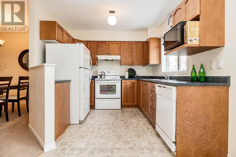 29452271/389-wiffen-private/westcliffe-estates/ottawa/ontario/K2H1G4_9