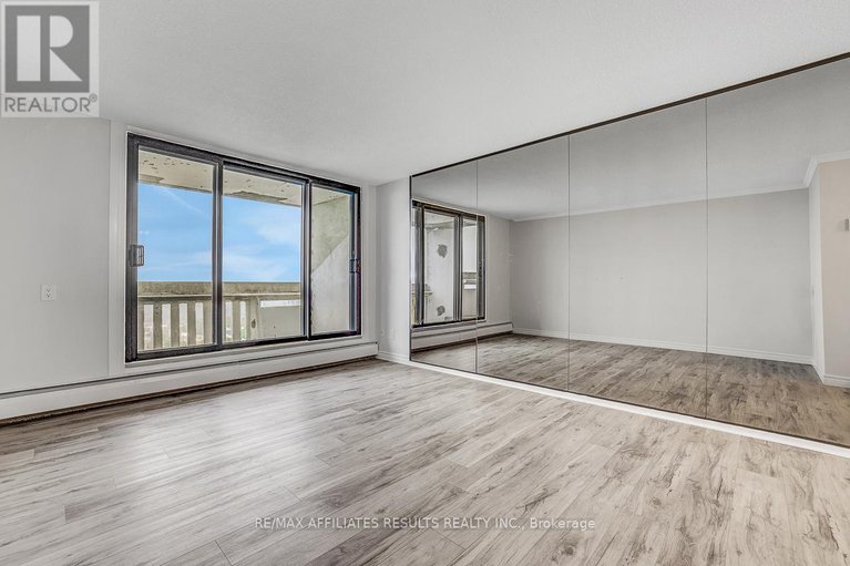 29621627/1609-415-greenview-avenue/britannia/ottawa/ontario/K2B8G5_16