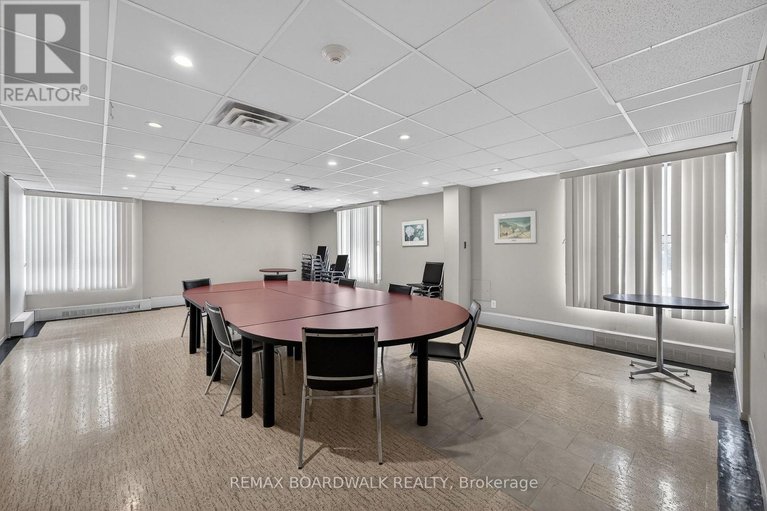 29509704/704-1785-frobisher-lane/riverview-park/ottawa/ontario/K1G3T7_19