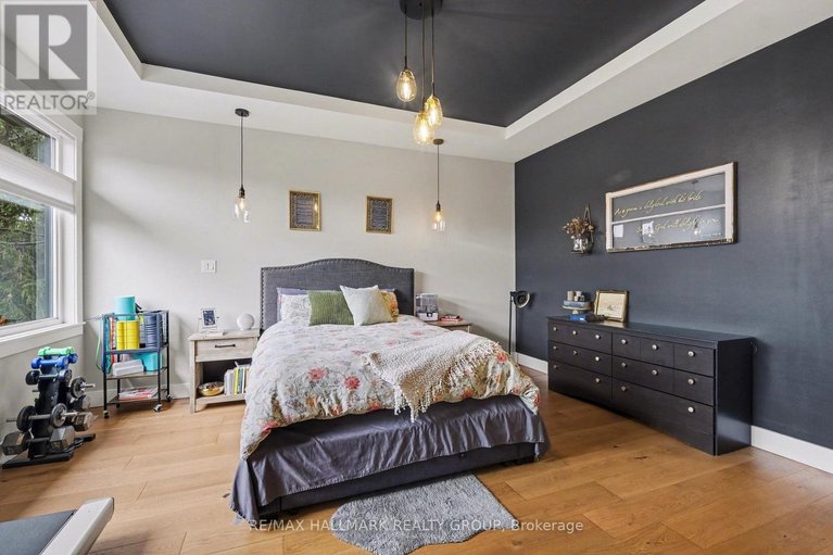 29606507/28-king-george-street/overbrook/ottawa/ontario/K1K1V8_23