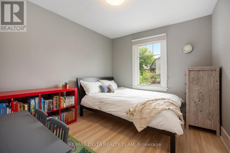 28702381/44-renfrew-avenue/glebe/ottawa/ontario/K1S1Z5_24