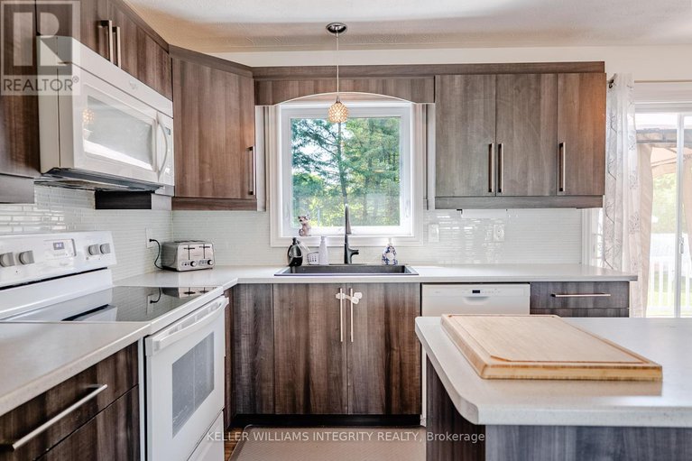 28489479/3-3-le-baron-drive/russell-twp/russell/ontario/K0A2M0_14