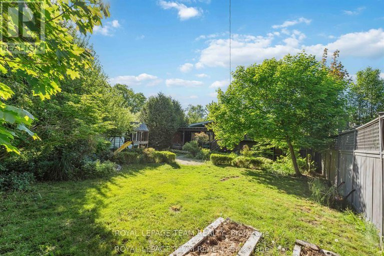 29394022/2353-georgina-drive/whitehaven/ottawa/ontario/K2B7M6_28