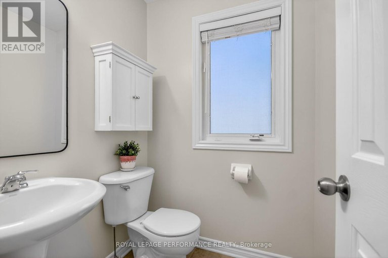 29164946/1910-schroeder-crescent/springridgeeast-village/ottawa/ontario/K4A4P8_22