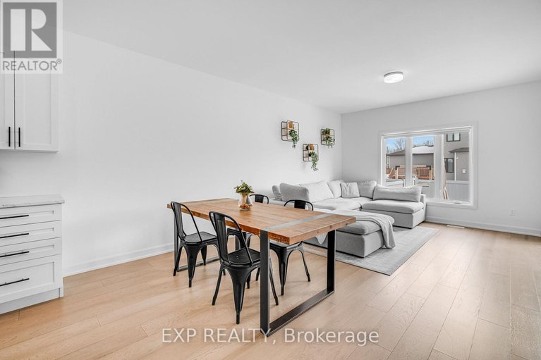 29401296/441-arora-crescent/winchester/north-dundas/ontario/K0C2K0_12