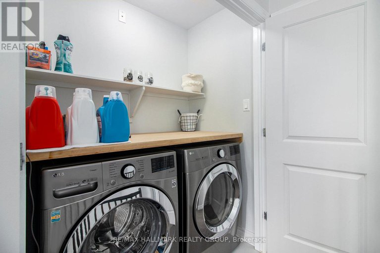 28862057/754-cairn-crescent/mer-bleuebradley-estatesanderson-park/ottawa/ontario/K1W0P4_32