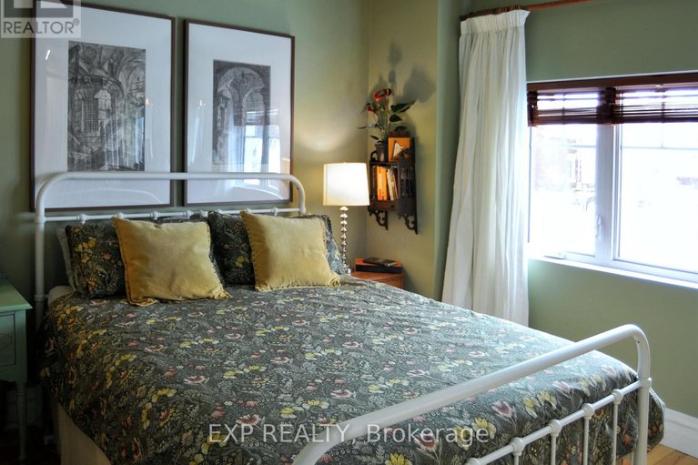29677911/145-blackburn-avenue/sandy-hill/ottawa/ontario/K1N8A6_18