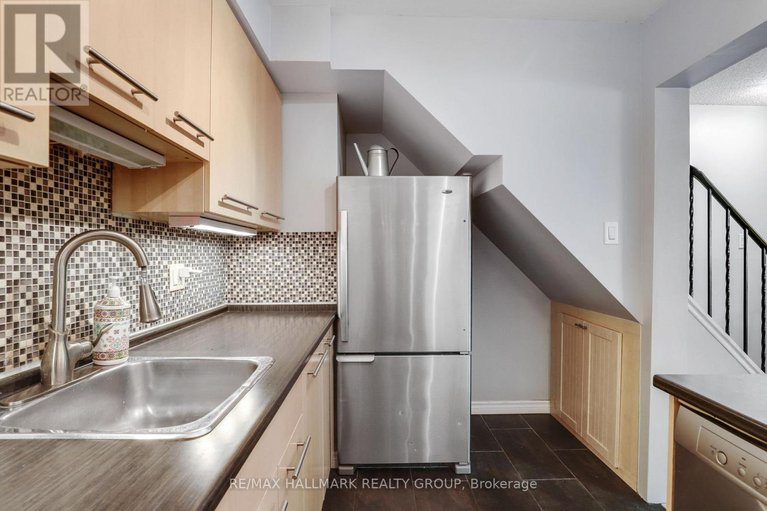 28485639/8-405-montfort-street/vanier/ottawa/ontario/K1L8G8_9