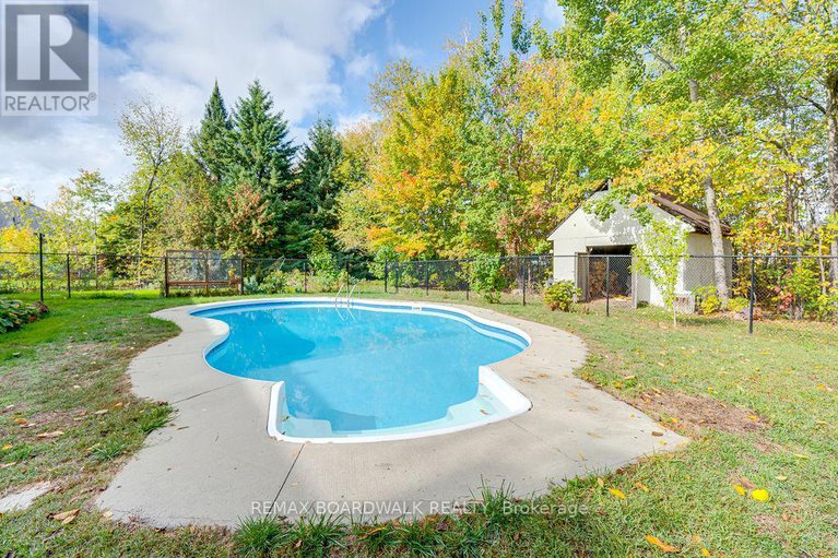 29251889/7089-bush-drive/greely/ottawa/ontario/K4P1M8_9