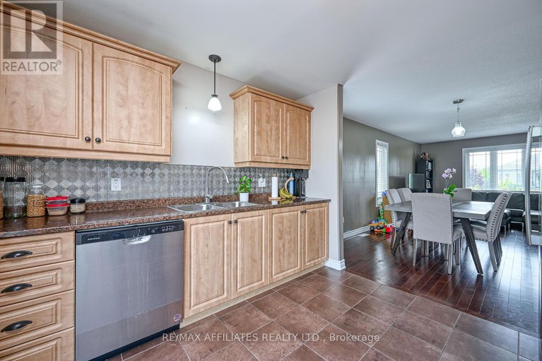 28567614/30-lee-avenue/smiths-falls/smiths-falls/ontario/K7A0A2_14