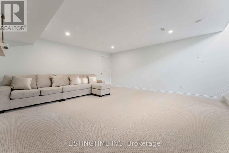 29440347/704-brian-good-avenue/riverside-southgloucester-glen/ottawa/ontario/K4M0C1_4