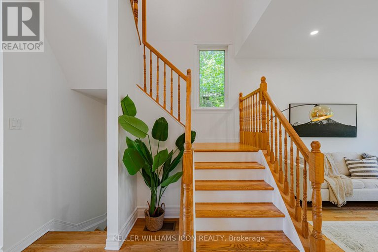 28382446/1309-meadowlands-drive-e/city-viewskylinefisher-heightsparkwood-hills/ottawa/ontario/K2E7B3_17