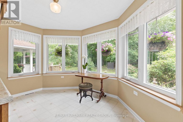28835565/1103-rideau-bend-crescent/manotick-east-to-manotick-station/ottawa/ontario/K4M1B6_16