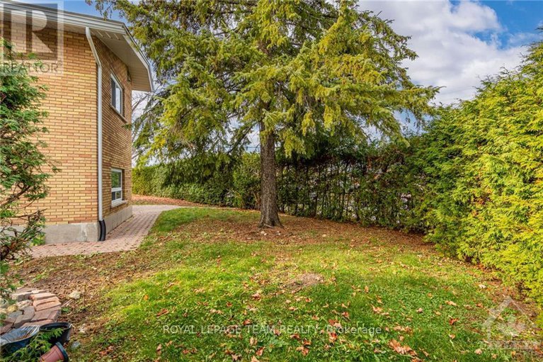27664923/2196-lenester-avenue/mckellar-heights/ottawa/ontario/K2A1L5_24