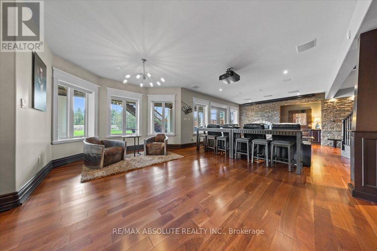 28246473/124-biltmore-crescent/btwn-franktown-rd-fallowfield-rd/ottawa/ontario/K2S2C6_37