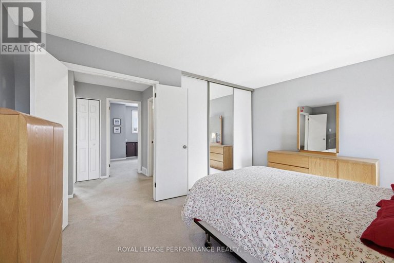 29516247/1089-st-emmanuel-terrace/convent-glen-north/ottawa/ontario/K1C2J6_22