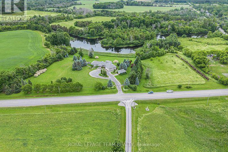 29238669/2124-cty-rd-18-road-s/north-grenville-twp-kemptville-south/north-grenville/ontario/K0G1J0_48