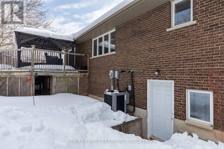 29422914/2518-rideau-ferry-road/drummondnorth-elmsley-north-elmsley-twp/drummondnorth-elmsley/ontario/K7H3C7_18