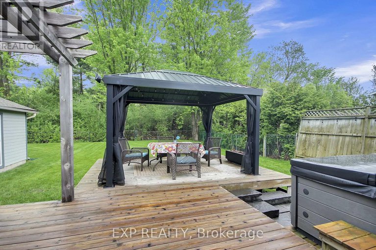 28339228/1447-maxime-street/pineview/ottawa/ontario/K1B4E7_26