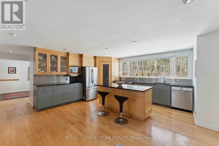 28492503/9-burnbank-street/grenfell-glen/ottawa/ontario/K2G0H2_12