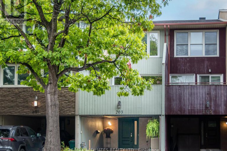28968383/203-booth-street/west-centre-town/ottawa/ontario/K1R7V4_1