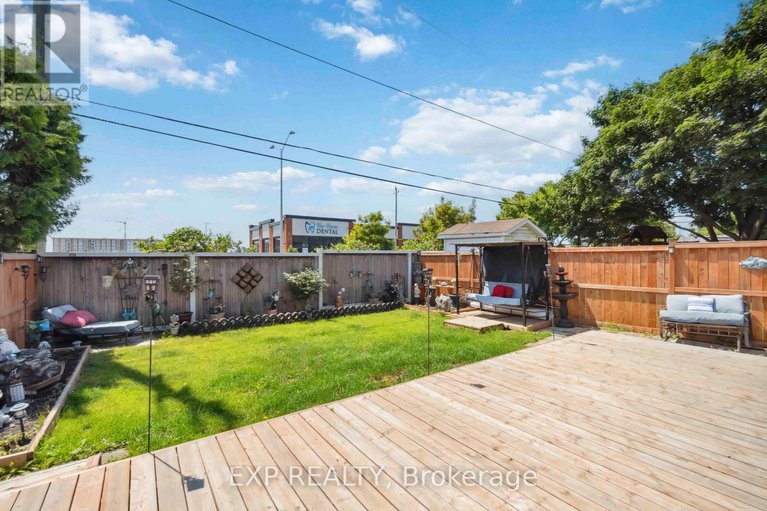 28986879/2092-legrand-crescent/queenswood-heights-south/ottawa/ontario/K1E3T6_28