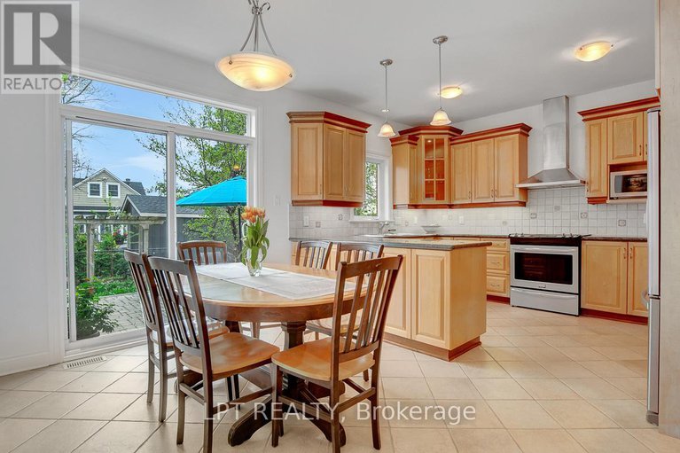 28311107/10a-ashburn-drive/borden-farmstewart-farmcarleton-heightsparkwood-hills/ottawa/ontario/K2E6N3_14