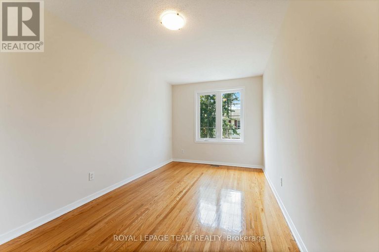 28889686/2664-draper-avenue/redwood-park/ottawa/ontario/K2H6Z9_18