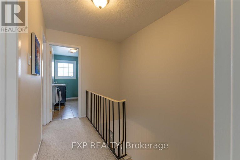 28487090/422-kintyre-private/carleton-square/ottawa/ontario/K2C3M7_25