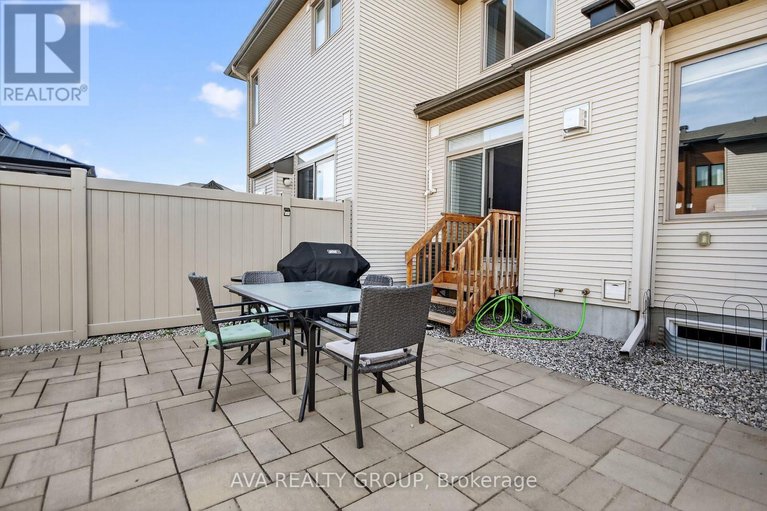 28866998/542-triangle-street/emerald-meadowstrailwest/ottawa/ontario/K2M0M5_34