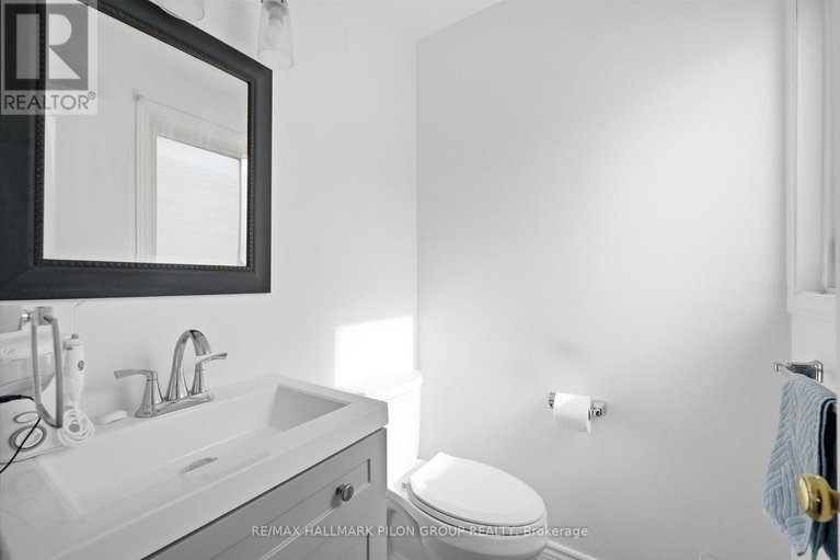 29620278/284-mceachern-crescent/bilberry-creekqueenswood-heights/ottawa/ontario/K1E3K3_15