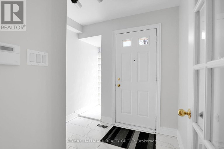 28244394/303-sherwood-drive/civic-hospital/ottawa/ontario/K1Y3W7_5