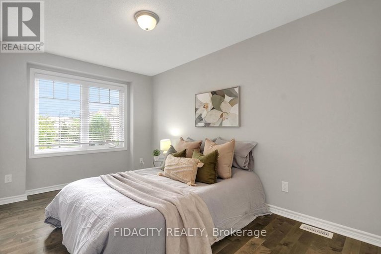 28732967/525-foxlight-circle/emerald-meadowstrailwest/ottawa/ontario/K2M0L9_18