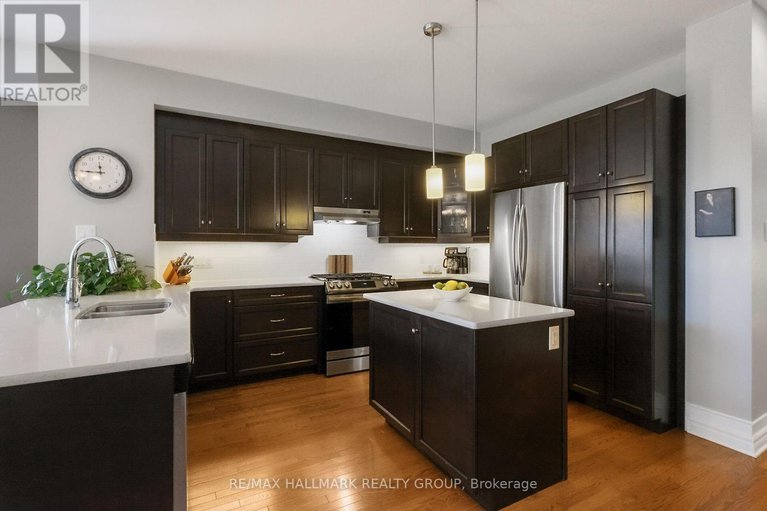 28645082/32-mccooeye-lane/stittsville-central/ottawa/ontario/K2S1B9_21