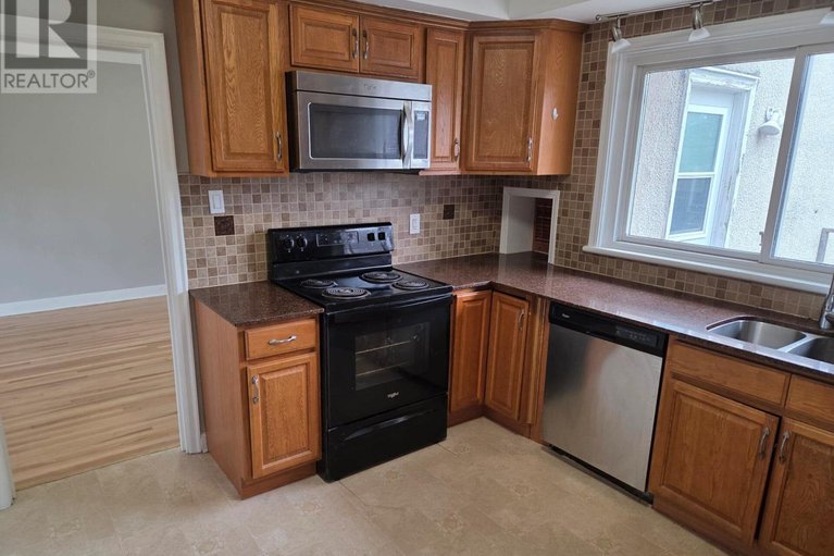 29555442/30-sunnycrest-drive/city-viewskylinefisher-heightsparkwood-hills/ottawa/ontario/K2E5Y2_4