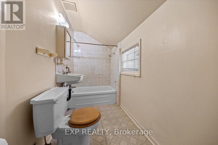 29111606/198-hinchey-avenue/mechanicsville/ottawa/ontario/K1Y1L7_17