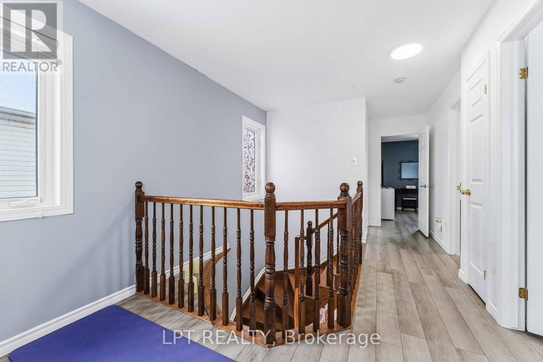 29289420/1549-senateurs-way/fallingbrookpineridge/ottawa/ontario/K4A4A2_16