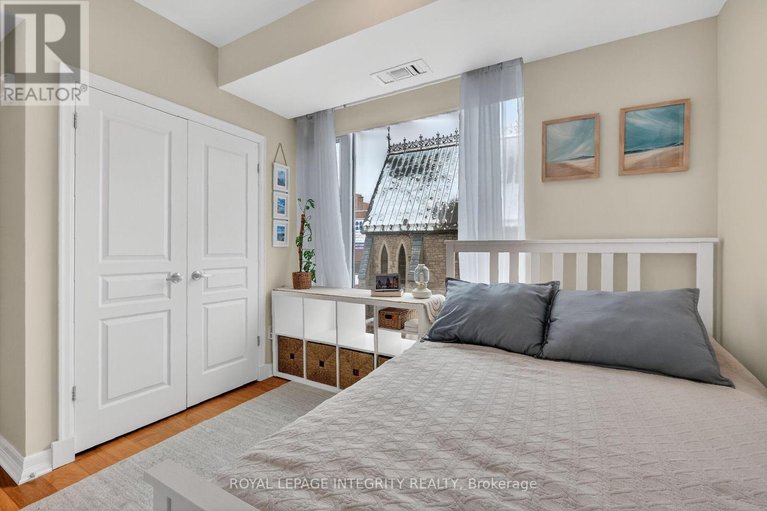 29504149/416-238-besserer-street/sandy-hill/ottawa/ontario/K1N6B1_23